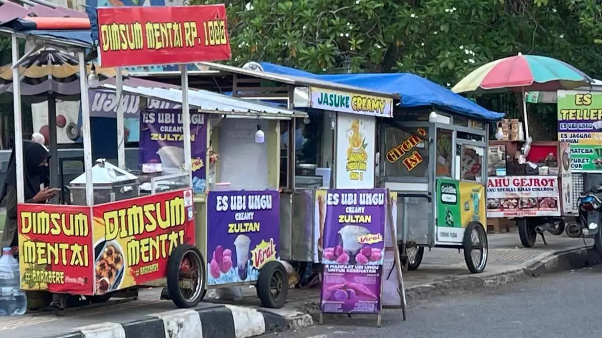 Pedagang kaki lima di dadaha kota tasikmalaya