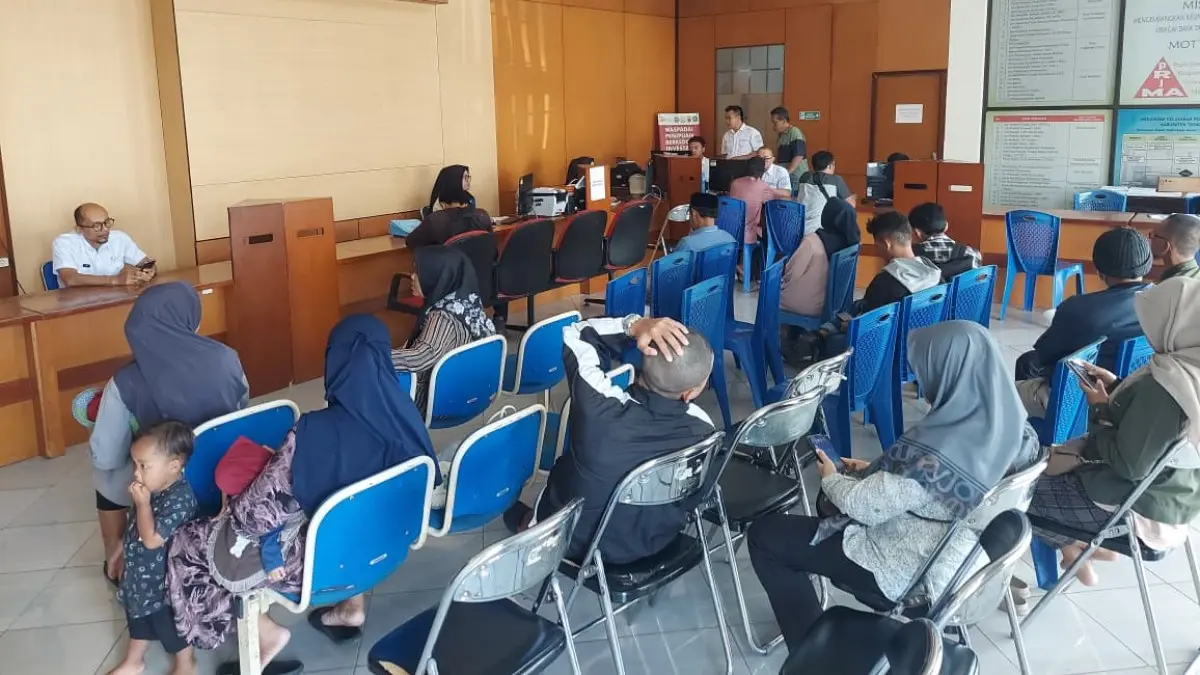 Warga Antre di Disdukcapil