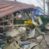 Warung oleh oleh di Ciamis rusak ditabrak mobil