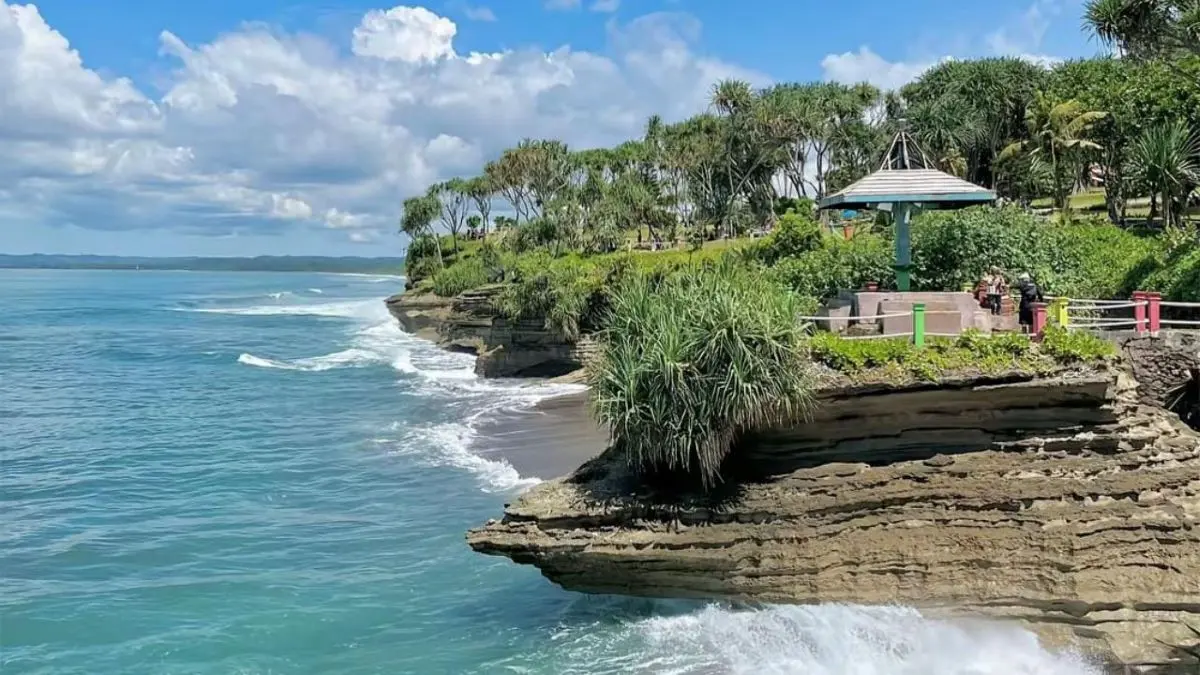 Wisata Pantai Terbaik