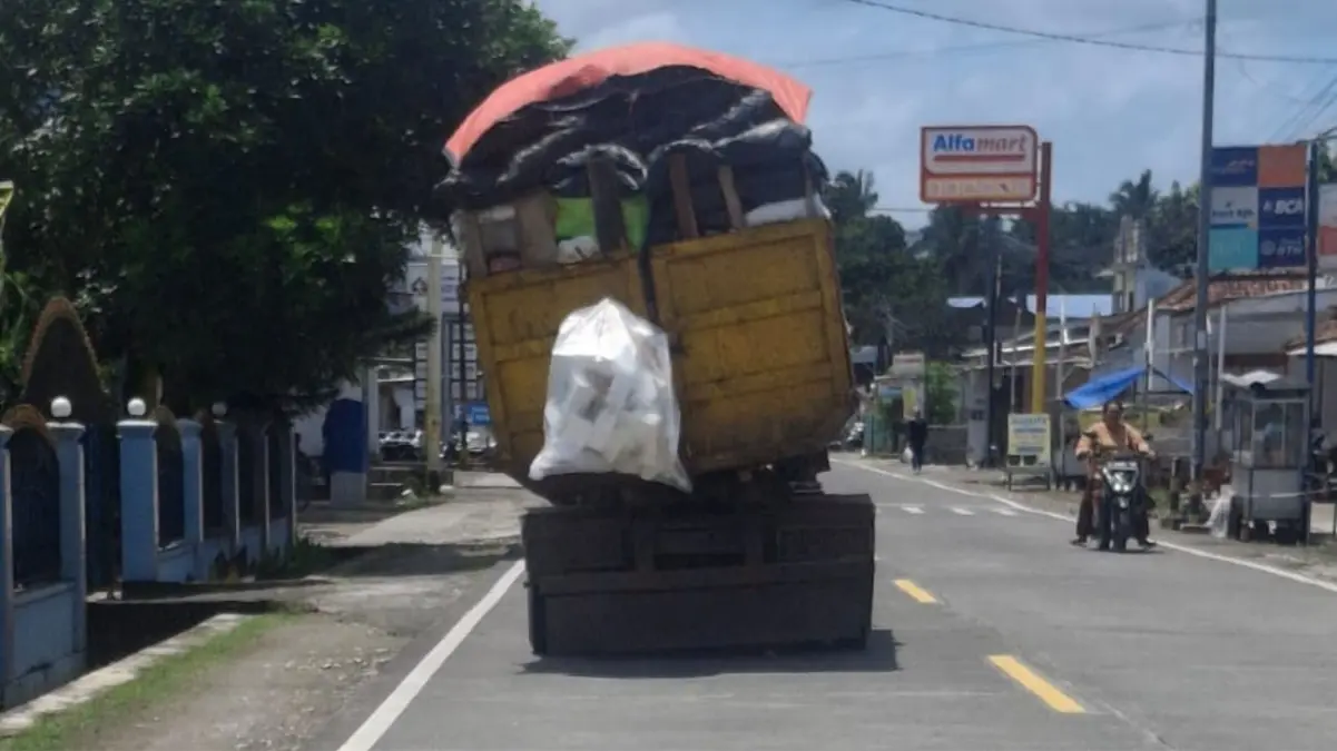 armada pengangkut sampah di Pangandaran