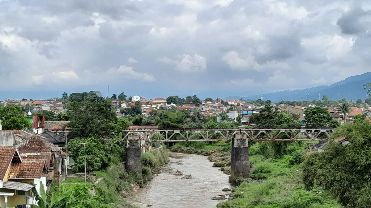 Jalur Kereta Api Garut-Cikajang