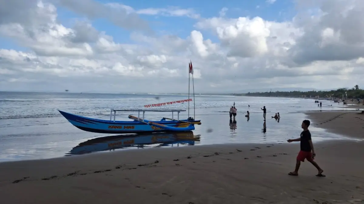 Liburan Seru di Pantai Barat Pangandaran