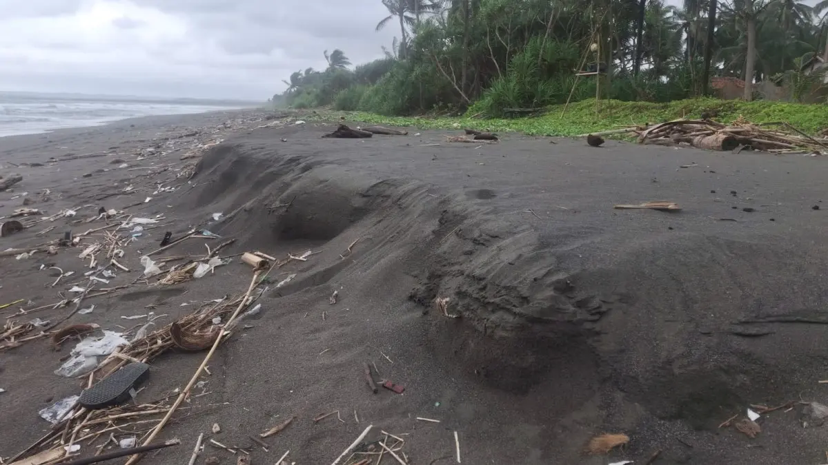 Pantai Batuhiu