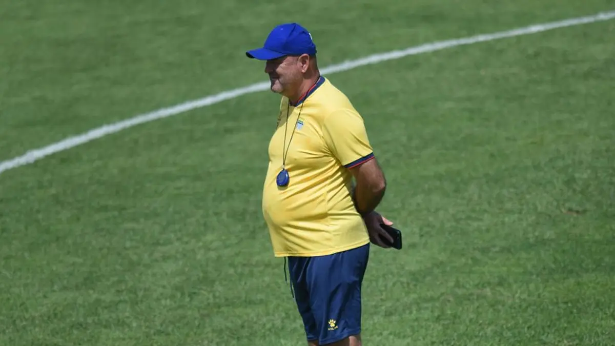 Persib Ditinggal 12 Pemain, Bojan Hodak Memilih Terus Latihan untuk Hadapi Super League dan ACL 2 Persib Ditinggal 12 Pemain