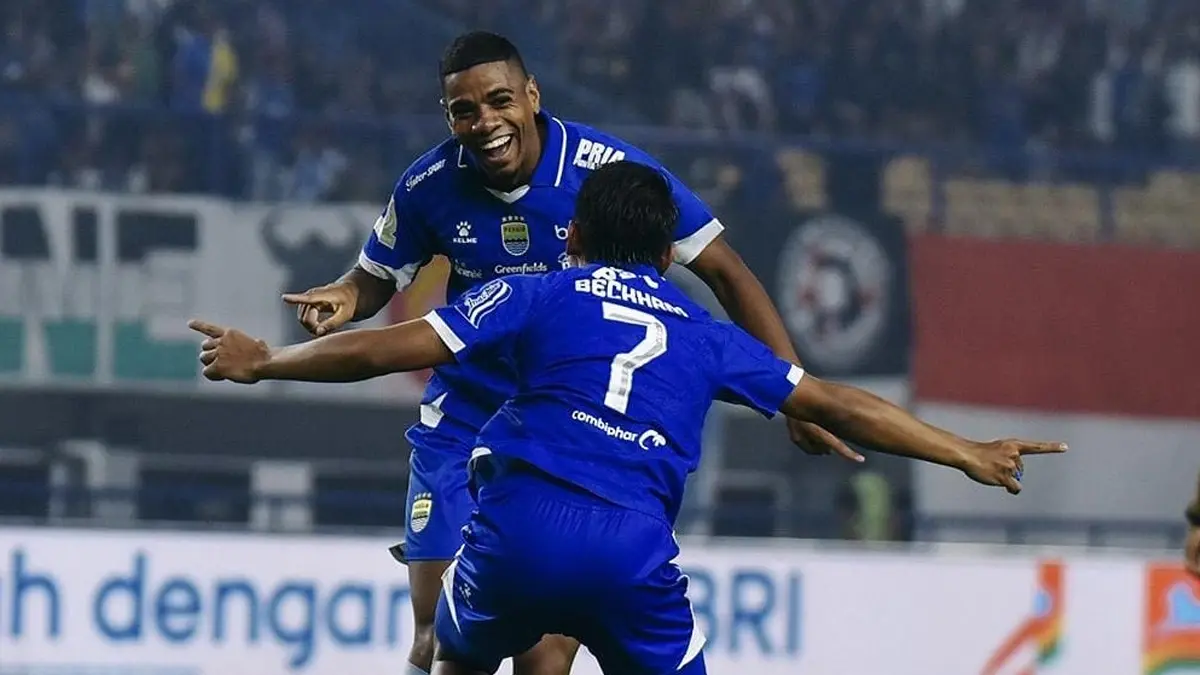 Bobotoh Full Senyum, Persib vs Persis Solo Catat Rekor di Pekan ke-10 Super League Persib vs Persis Catat Rekor di Pekan ke-10 Super League