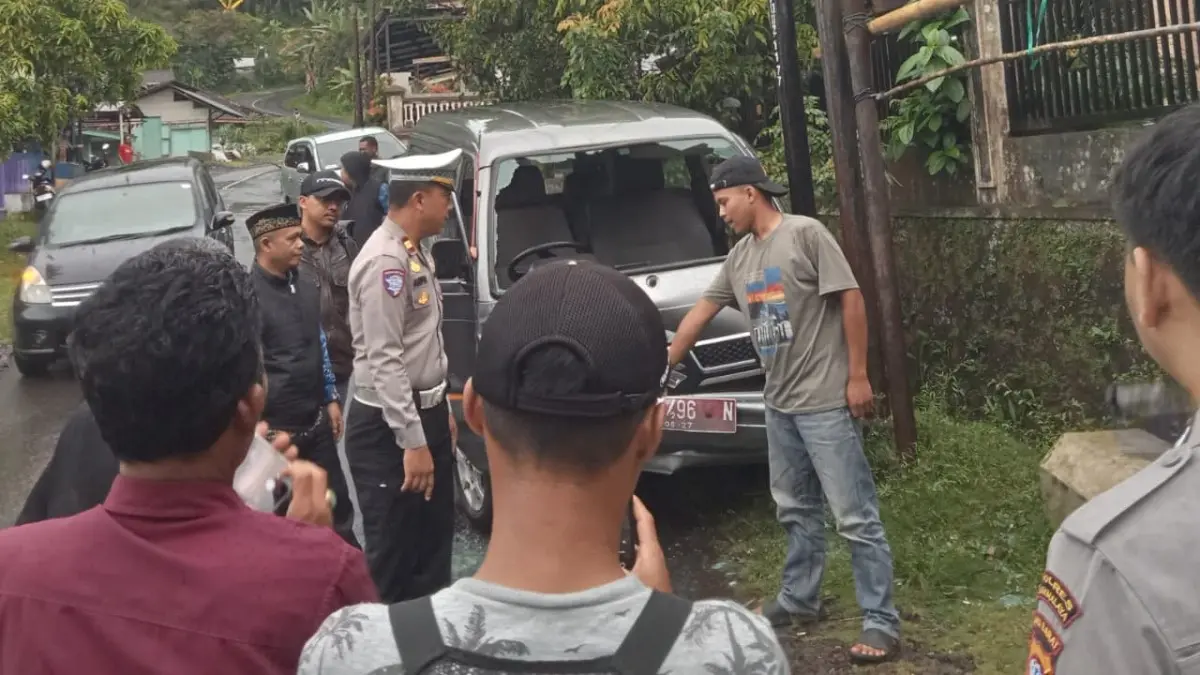 Mobil Desa Purwarahayu Tabrakan di Dedeul Taraju Kabupaten Tasikmalaya, Mobil Rusak dan Penumpang Luka-Luka Mobil Desa Purwarahayu Taraju Tabrakan