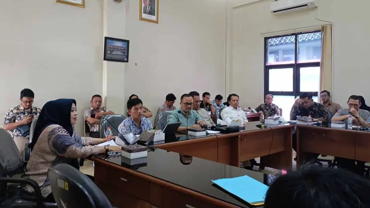 bangunan di atas aluran air