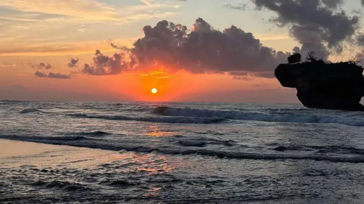 Pantai Madasari