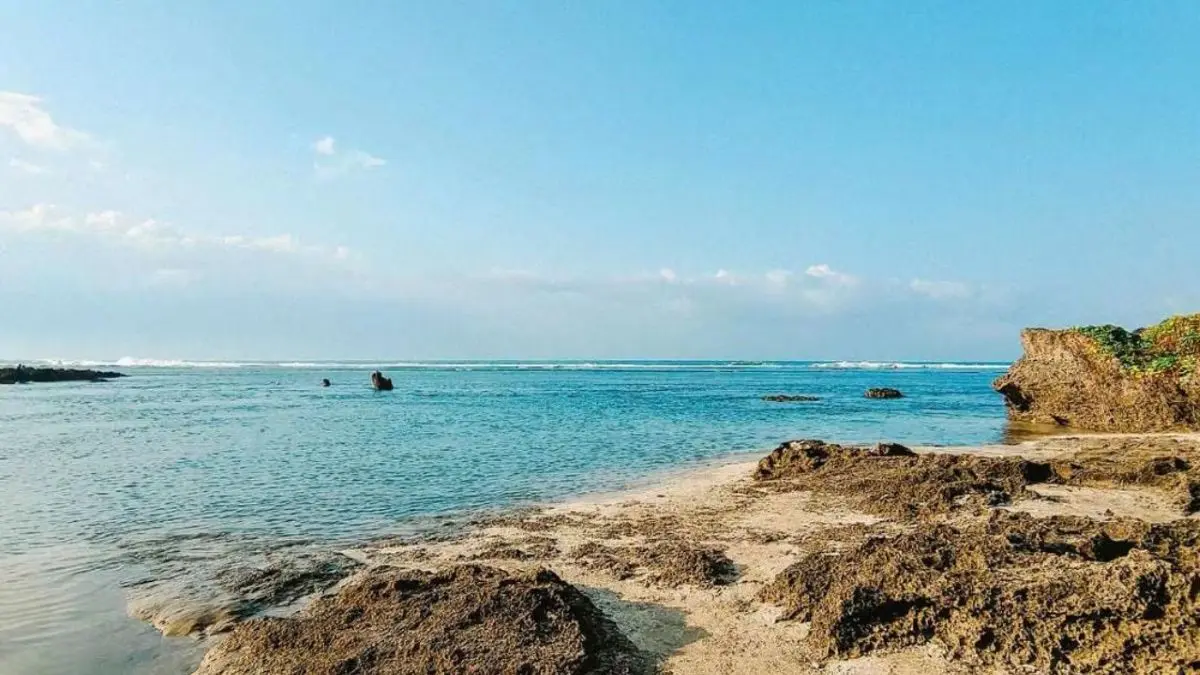 Pantai Sayang Heulang