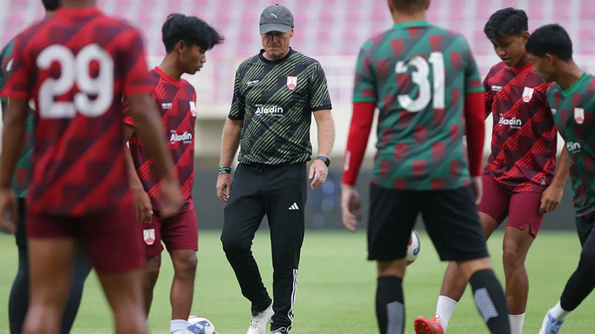 Siap Hadapi Persib, Ini Bocoran Taktik dan Persiapan Persis Solo untuk Laga di Stadion GBLA Bocoran Taktik dan Persiapan Persis Solo untuk Laga di Stadion GBLA