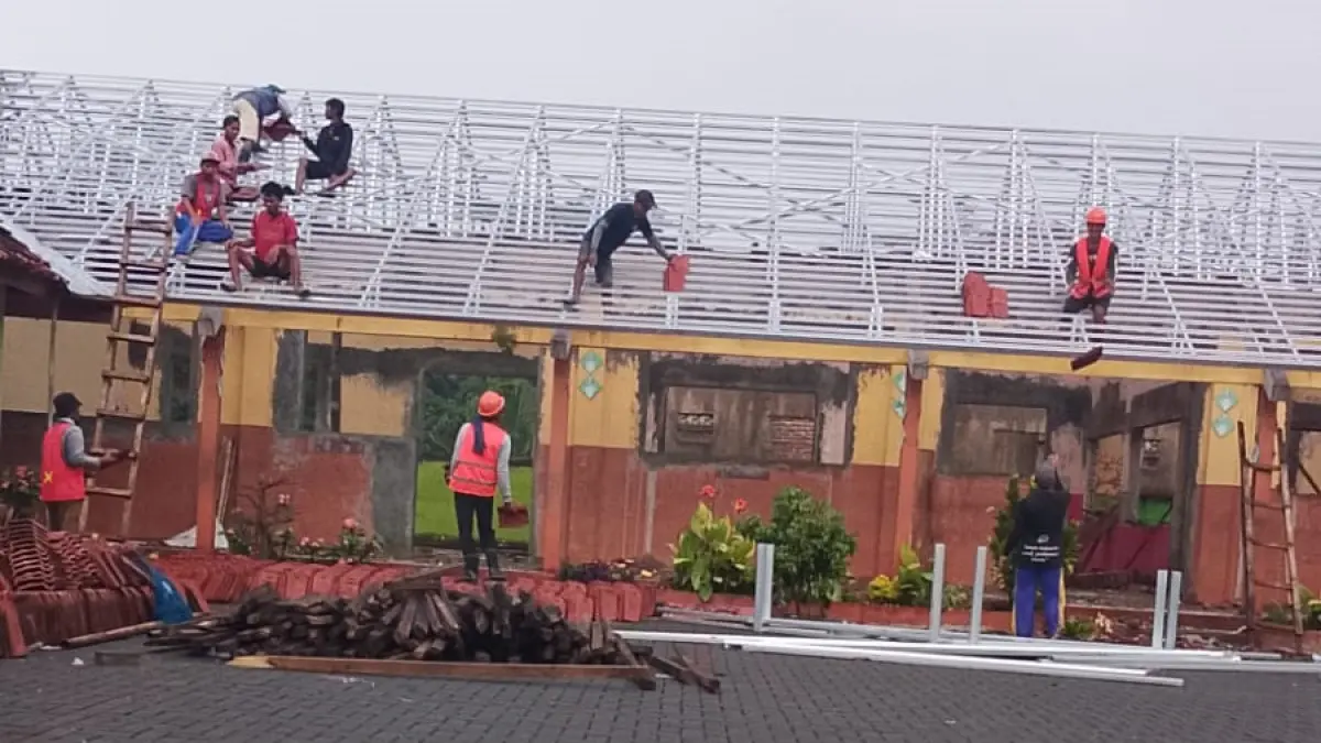 Bupati Tasikmalaya Minta Kepsek Pelototi Revitalisasi Ruang Kelas, Jangan Terpengaruh Pihak Pengganggu! Revitalisasi Ruang Kelas SDN