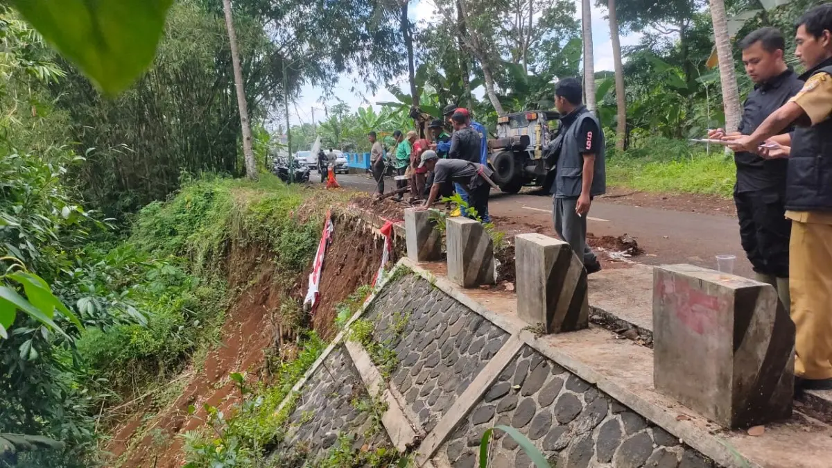 Irigasi Nagawiru Dibersihkan Warga