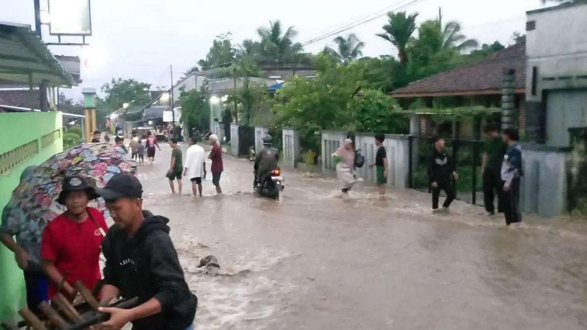 Tanggul Tambang Pasir Galunggung Jebol, Puluhan Rumah di Sukaratu Tasikmalaya Terendam Banjir akibat tambang galunggung di sukaratu