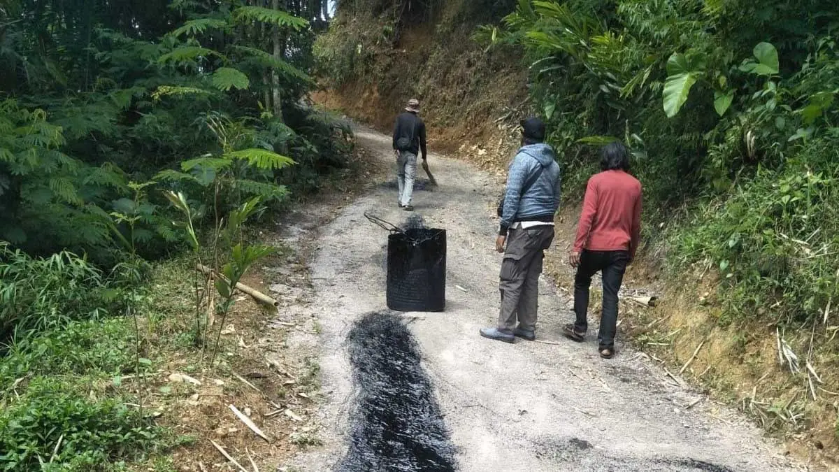 Jalan rusak di garut