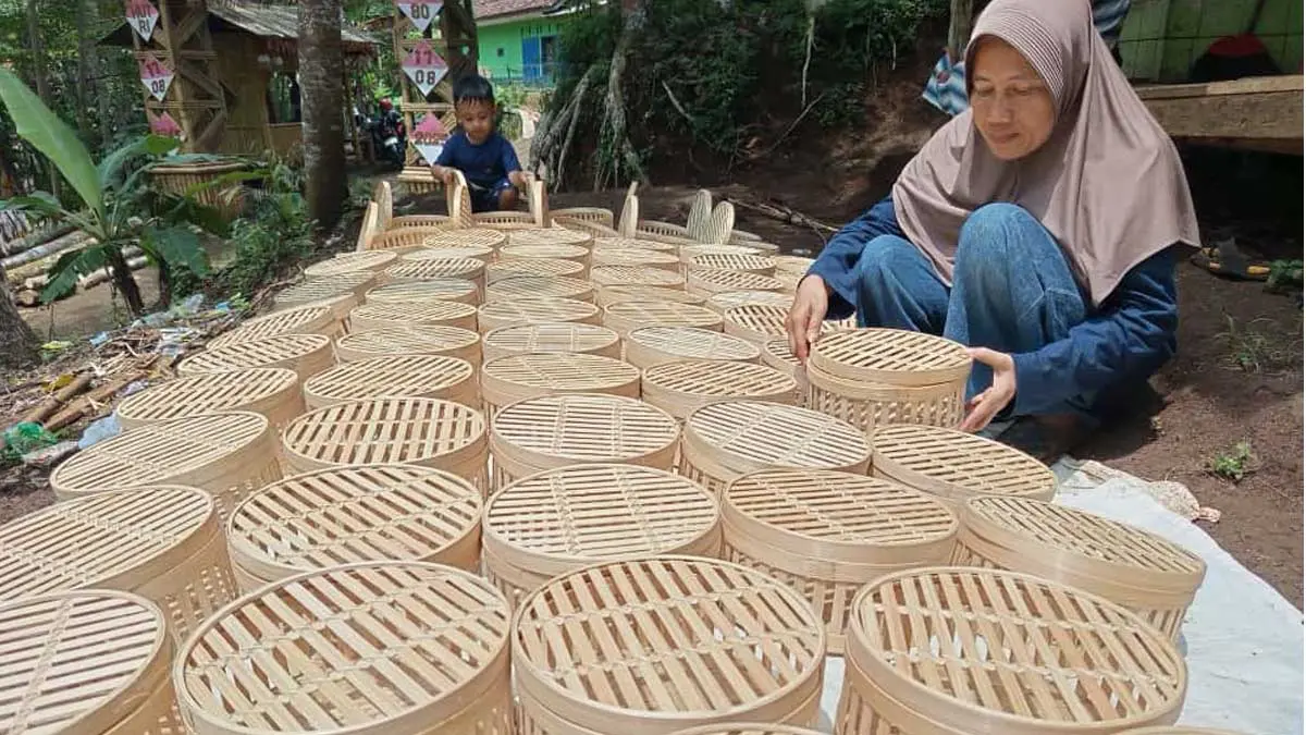 pusat kerajinan anyaman bambu di Tasikmalaa