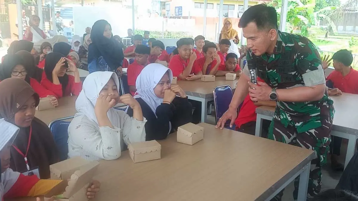 Masa orientasi di sekolah rakyat