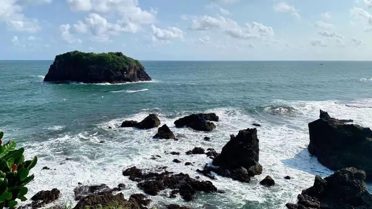Pantai Karang Tawulan