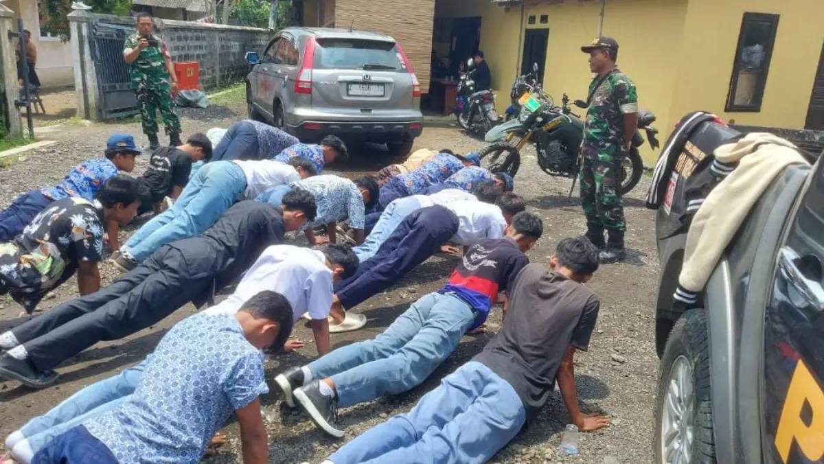 pelajar di pangandaran bolos sekolah