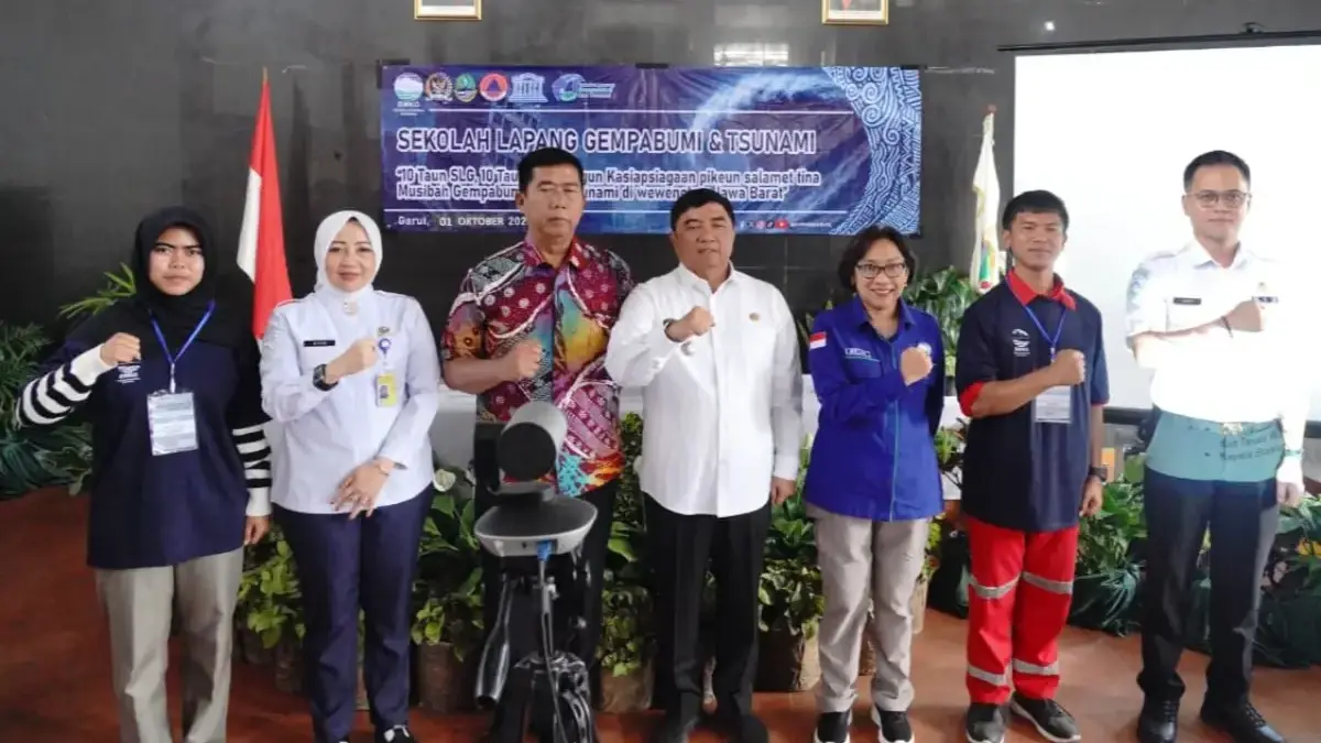 Sekolah Lapang Gempa Bumi dan Tsunami