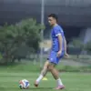 Eliano Reijnders Kembali Fokus Persiapkan Laga Persib vs Dewa United