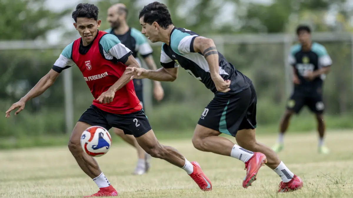 Persebaya vs Arema FC, Catur Pamungkas Tingkatkan Fokus Jelang Derby Jatim dari Sektor Pertahanan Persebaya vs Arema FC