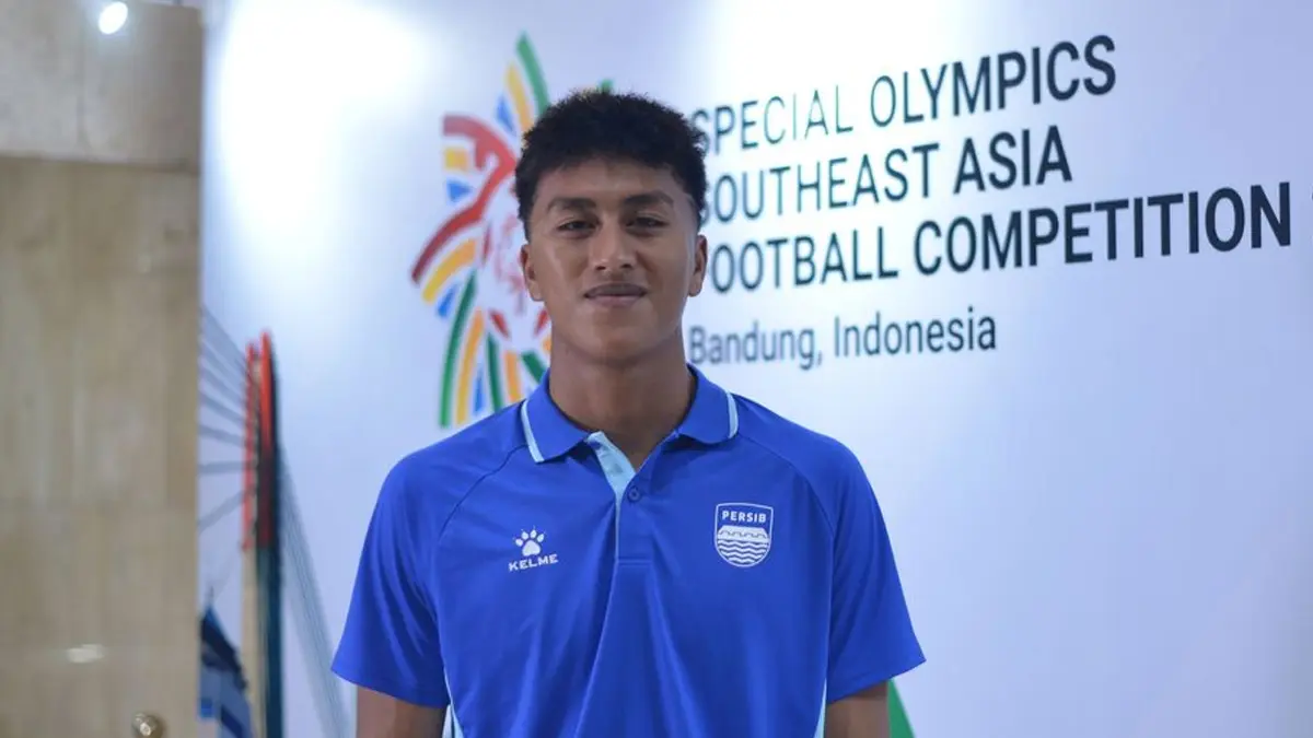 Kiper Muda Persib Ini Termotivasi Konsistensi Teja Paku Alam