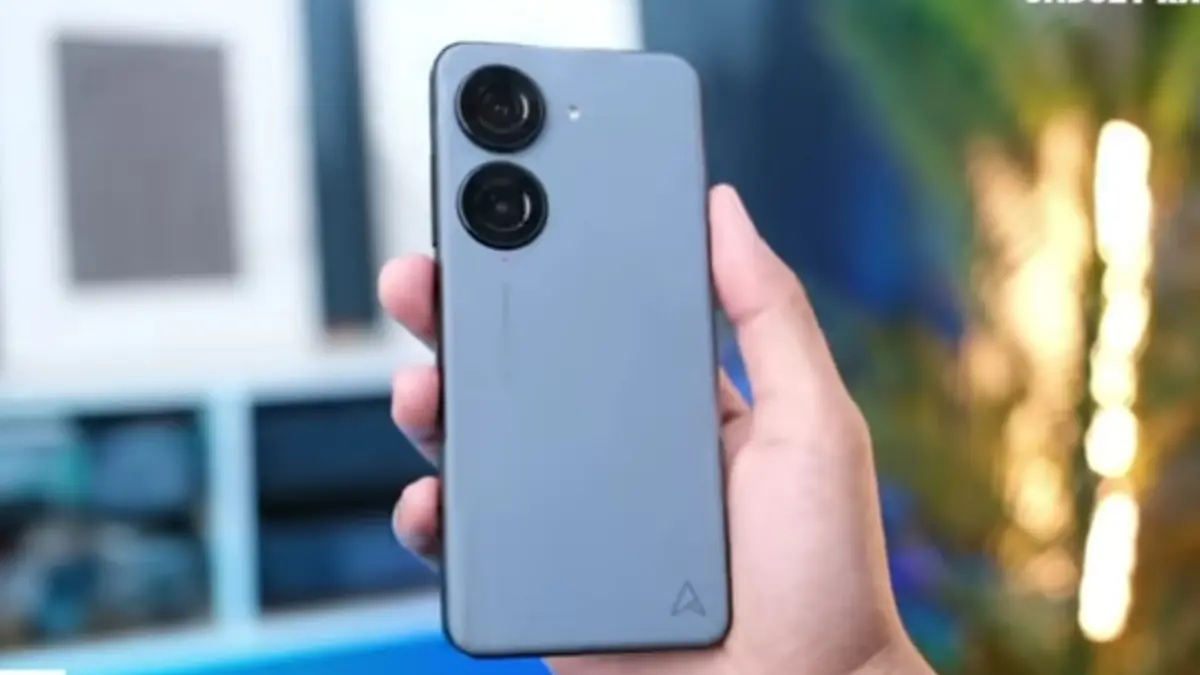 HP Compact 2025 Yang Bikin Pengguna Makin Betah: Kecil, Kencang, dan Enak Digenggam! HP Compact