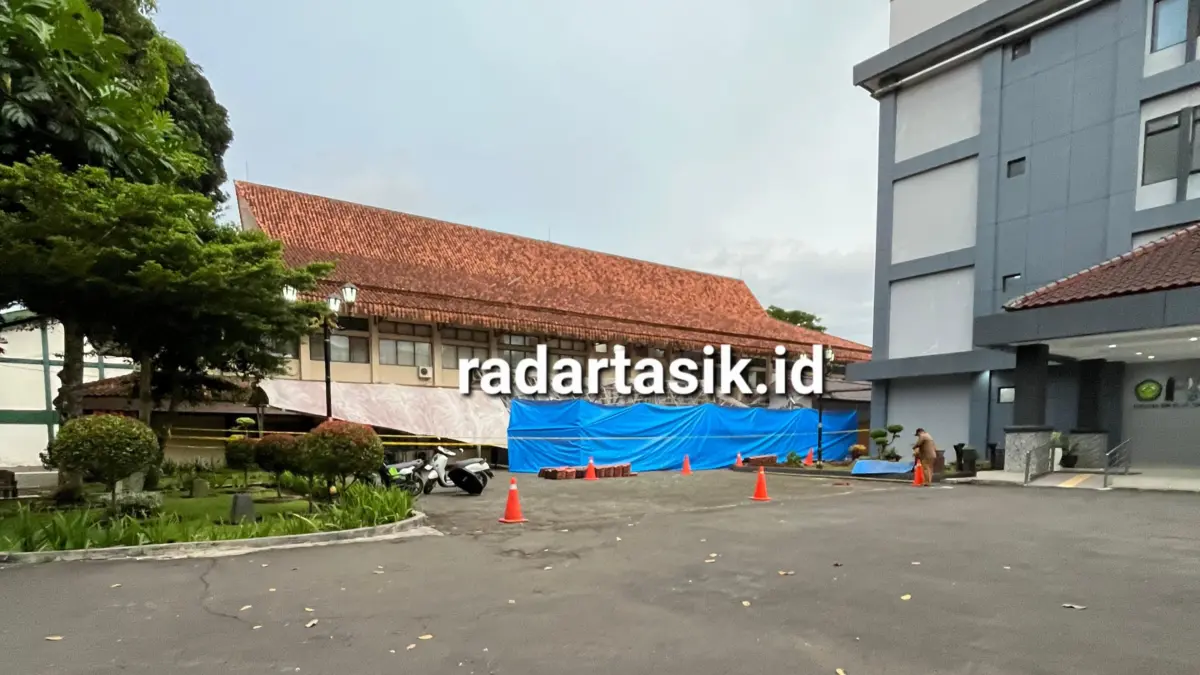 Polisi Temukan Rangka Kayu Lapuk dalam Insiden Gazebo Ambruk di Unsil Tasikmalaya Gazebo Unsil Ambruk