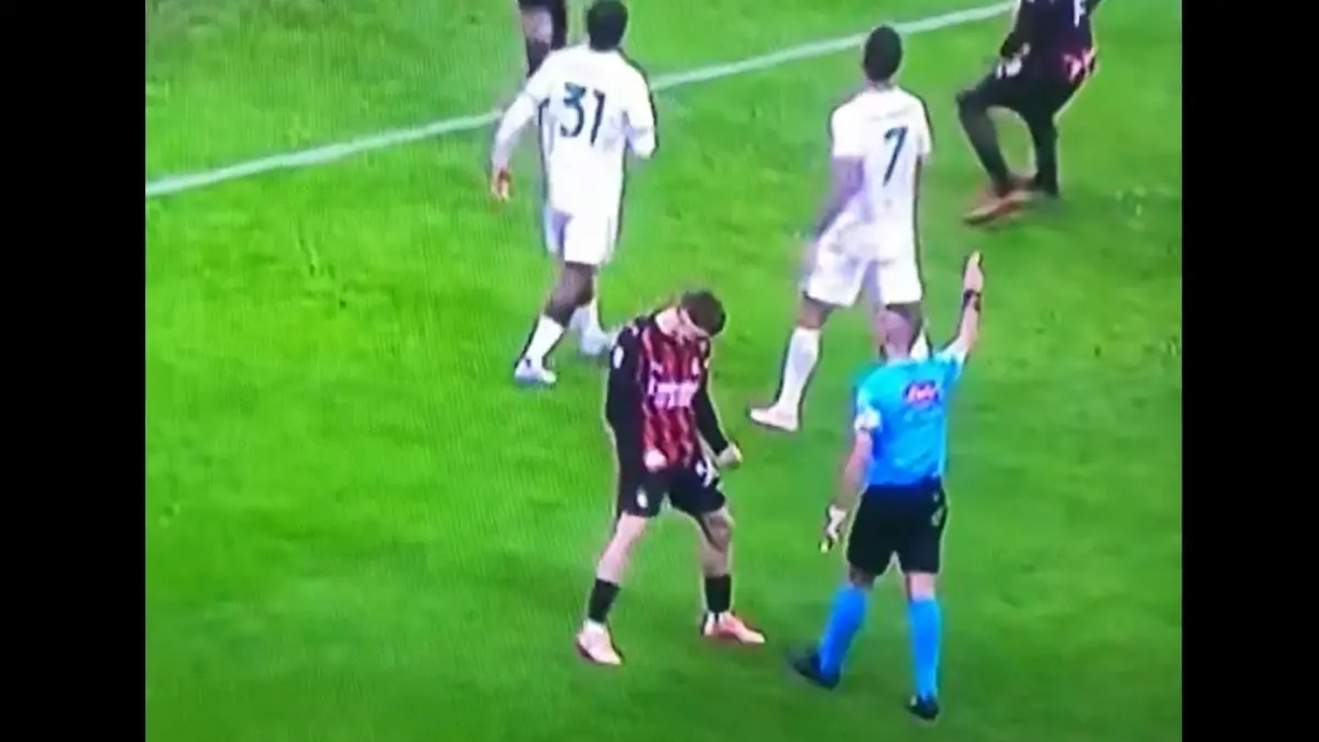 Wasit Guida Tendang Saelemaekers karena Lakukan Selebrasi Usai Dybala Gagal Eksekusi Penalti Marco Guida