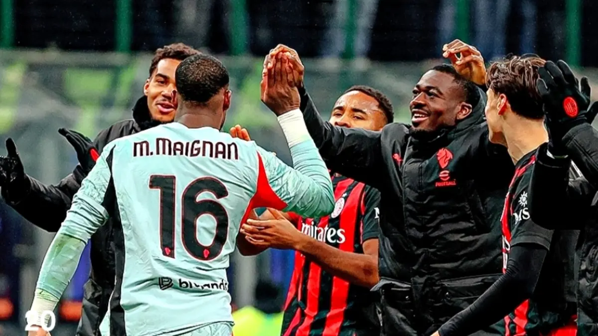 Patahkan Penalti Calhanoglu, Bukti AC Milan Tak Boleh Melepas Mike Maignan AC milan