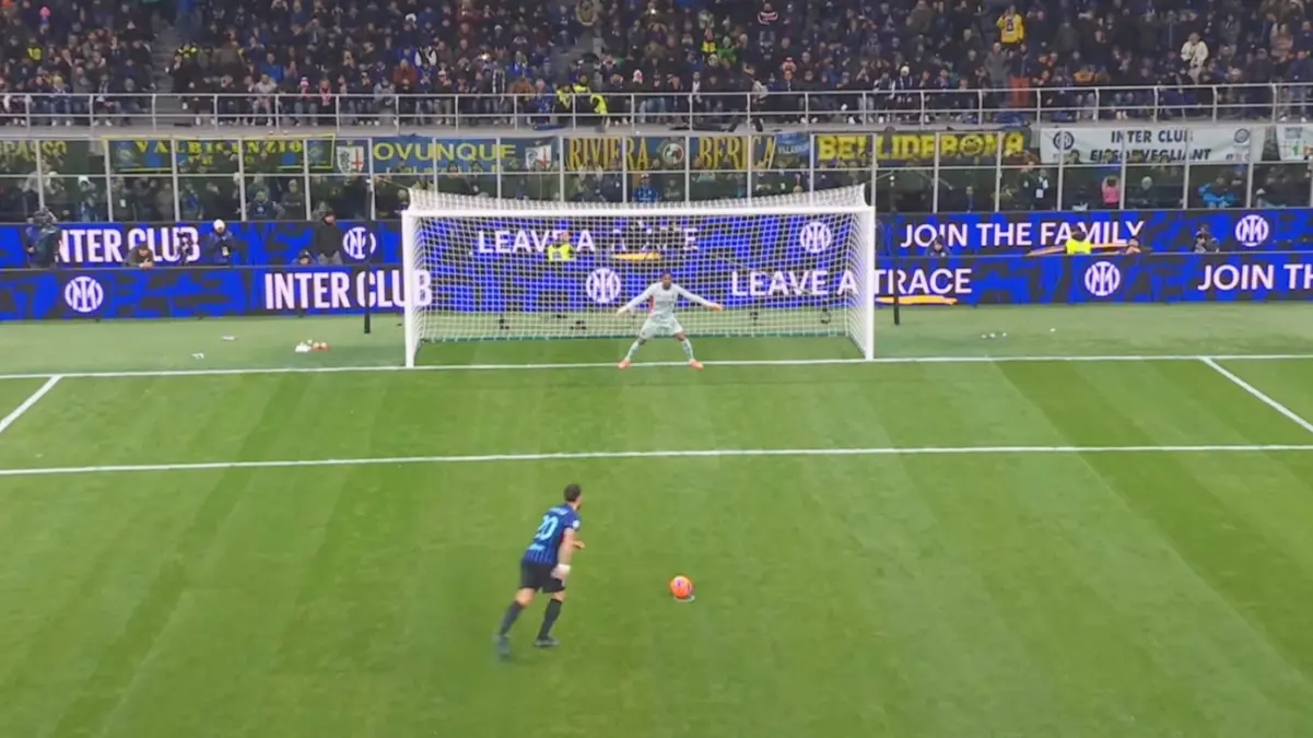 Deretan Pemain Inter yang Jadi Biang Kerok atas Kekalahan dari AC Milan Hakan Calhanoglu