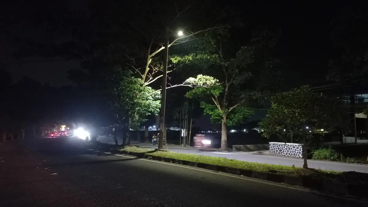 kondisi jalan gelap di Jalan Mashudi Kota Tasikmalaya