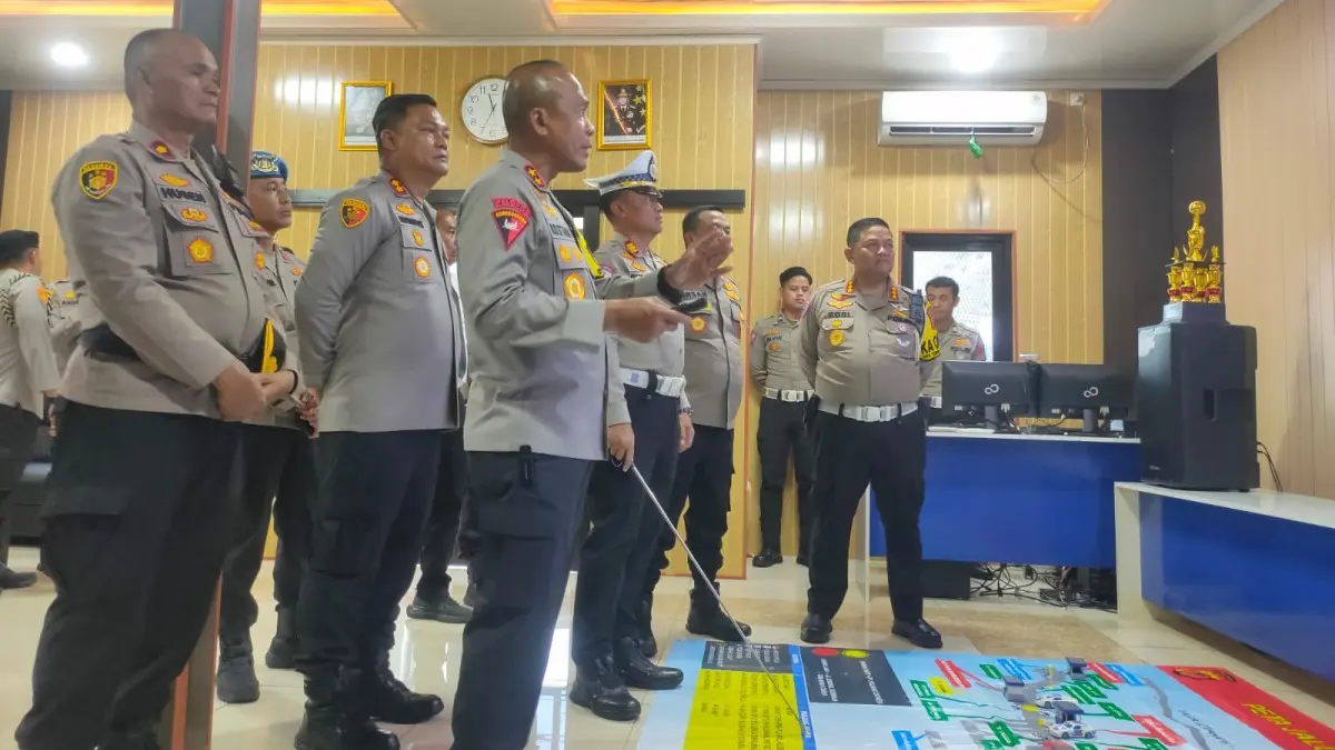 Kunjungi Ciamis, Kapolda Jabar Minta Pemantauan Lalu Lintas Harus Masif Agar Nataru Berjalan Aman dan Lancar Kapolda Jabar