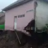 rumah ambruk di Jalan Ampera Kota Tasikmalaya