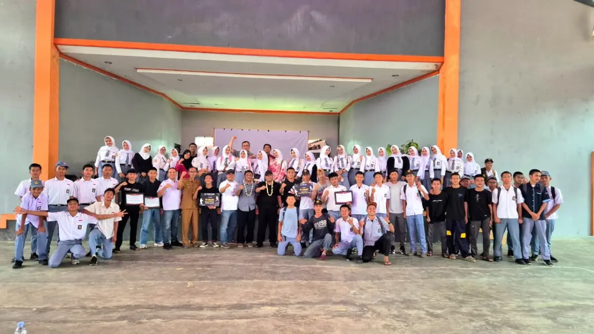 Pentingnya Penghargaan, Disparpora dan Sera Sani Foundation Berikan Reward kepada Tim Futsal SMKN Bantarkalong SMKN Bantarkalong Kabupaten Tasikmalaya