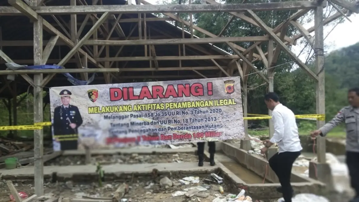 Penutupan tambang emas ilegal