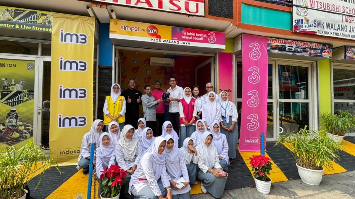 Indosat dan SMK Walang Jaya Perkuat Pembelajaran Praktis Lewat Program Kios INDOSAT