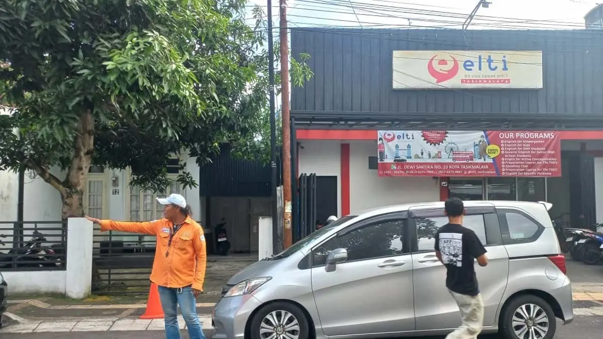 pungutan parkir ilegal di kota tasikmalaya