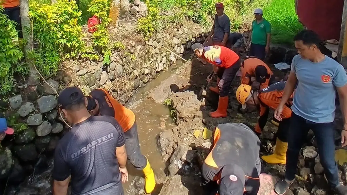 jebolnya tanggul tambang pasir galunggung