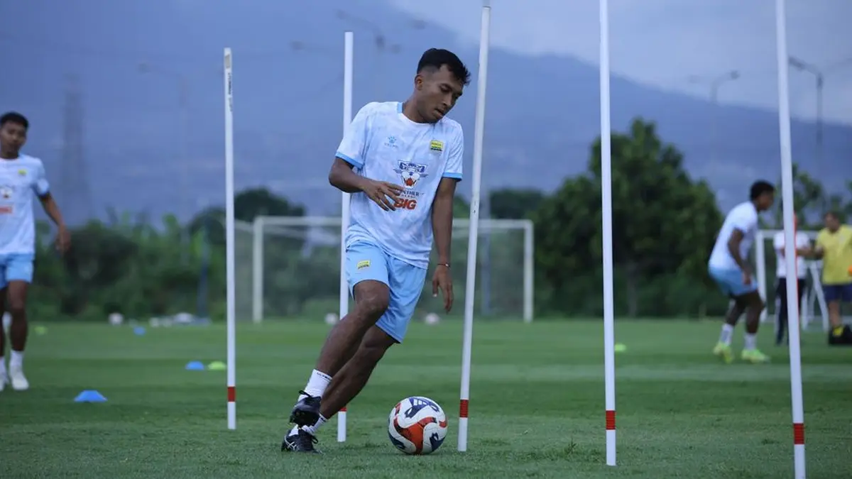 Cara Bojan Hodak Hidupkan Lagi Mesin Tempur Persib Bandung Usai Menjalani Jadwal Padat