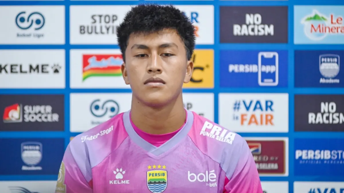 Gantikan Teja Paku Alam, Fitrah Maulana Curhat Usai Jalani Debut Bersama Persib yang Mendebarkan Fitrah Maulana Curhat Usai Jalani Debut Bersama Persib