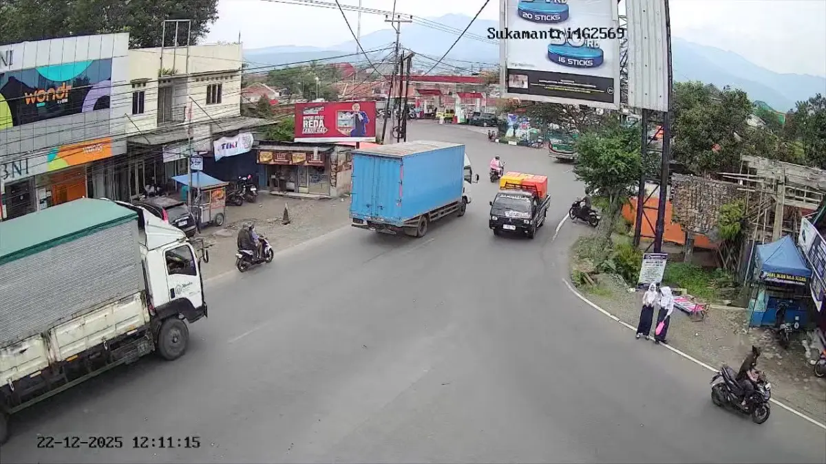 Pantau Lalu Lintas Jelang Libur Panjang, Pemkab Tasikmalaya Pasang Enam CCTV di Beberapa Lokasi Strategis Pemantayuan CCTV di Ciawi Tasikmalaya