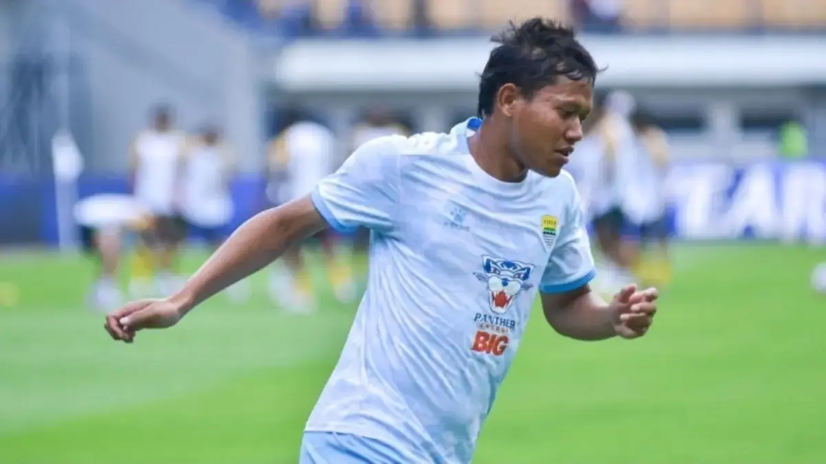 Tak Terlihat Sejak Pertengahan November 2025, Pembobol Gawang Selangor FC Kembali Gabung Persib Bandung Adam Alis