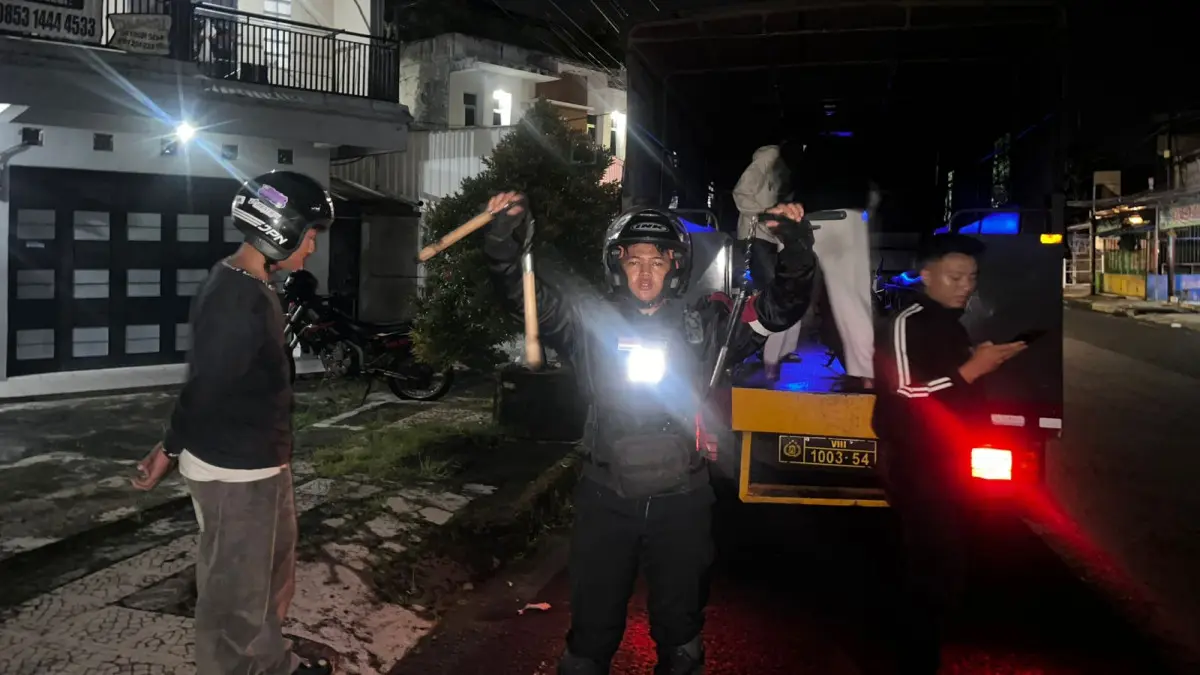 Kejar-kejaran di Jalan HZ Mustofa Kota Tasikmalaya, Polisi Amankan Remaja Bersenjata kejar-kejaran remaja bersenjata di Kota Tasikmalaya