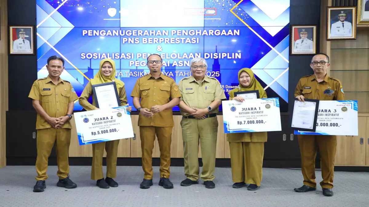 Dorong Birokrasi Profesional, Pemkot Kota Tasikmalaya Ganjar PNS Berprestasi penganugerahan PNS berprestasi Kota Tasikmalaya 2025