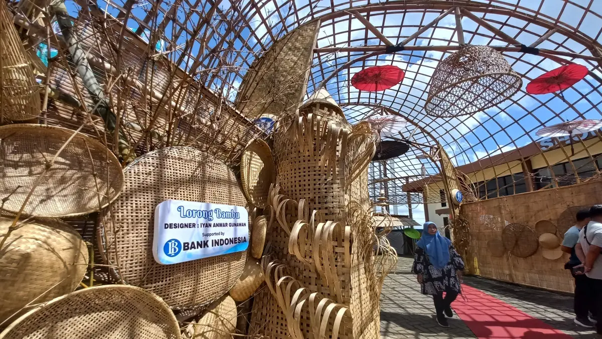 Ketika Bambu Bicara Kota Tasikmalaya: Cerita di Balik Lorong, Kujang, dan Mimpi Menembus Pasar Dunia potensi bambu Kota Tasikmalaya untuk pasar ekspor