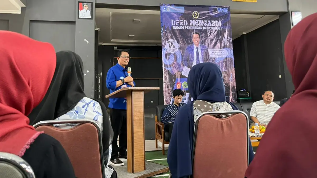Budi Mahmud Saputra Dorong Pendidikan Demokrasi Pelajar di Kota Tasikmalaya Sejak Dini pendidikan demokrasi pelajar Kota Tasikmalaya