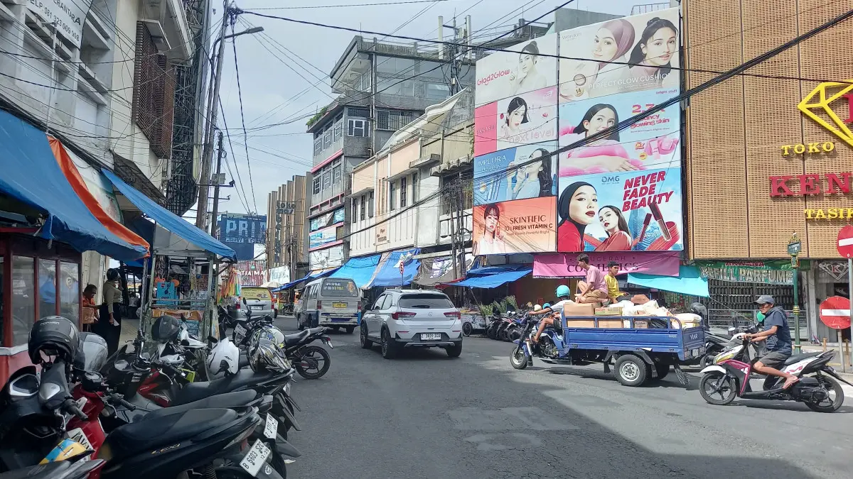 Sosialisasi Parkir Gratis Kena Angin Misterius, Belasan Spanduk Dishub Kota Tasikmalaya Raib spanduk parkir gratis Dishub Kota Tasikmalaya hilang