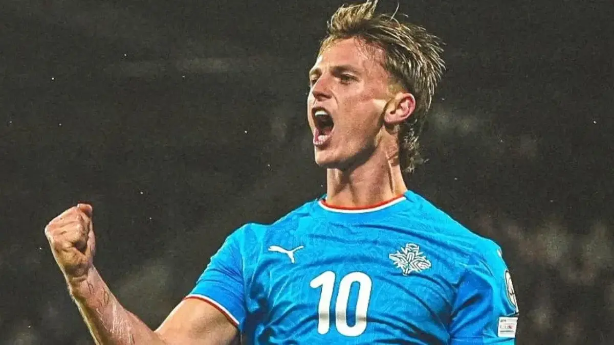 Jadi Sasaran Kemarahan Fans Fiorentina, Agen Tawarkan Albert Gudmundsson ke AS Roma Albert Gudmundsson